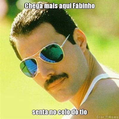 Chega mais aqui F�binho senta no colo do tio