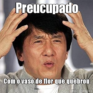 Preucupado Com o vaso de flor que quebrou